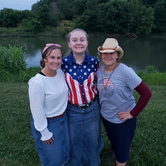 Meet your Posher, Cassie - Picture 5 of 10